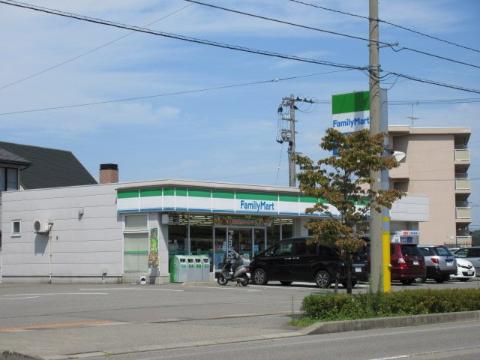 コンビニ　ファミリーマート金沢野田店（コンビニ）まで439m
