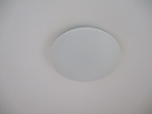 その他　居室照明あり。