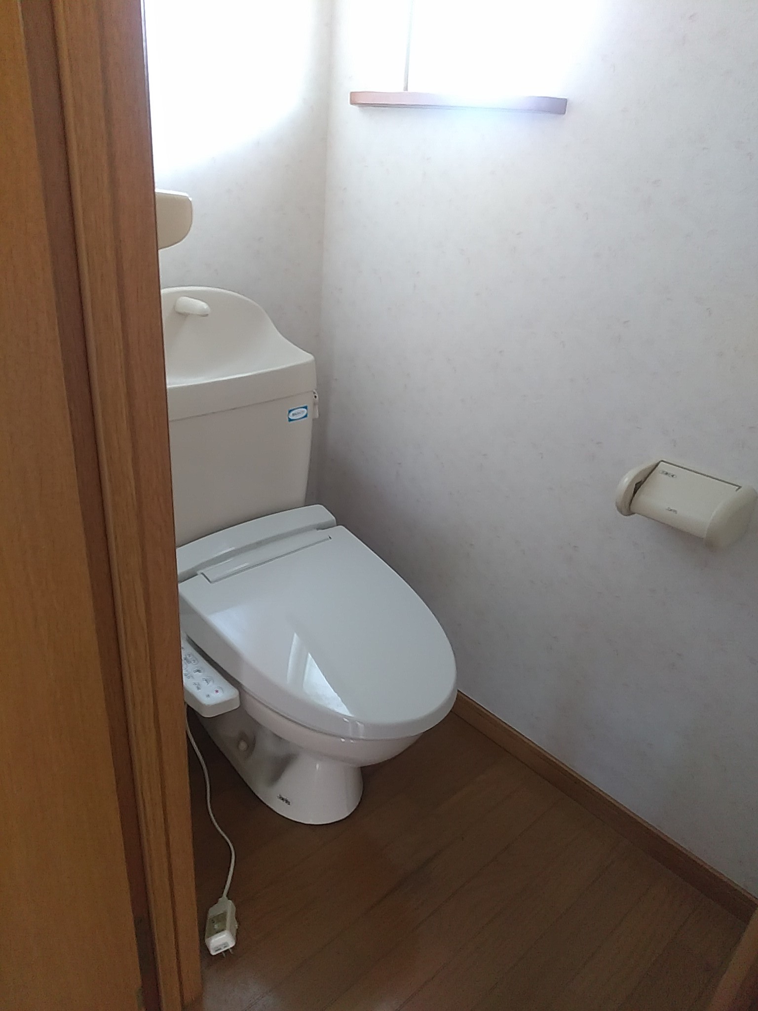 トイレ　温水暖房機能付きトイレ