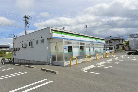 コンビニ　ファミリーマート福島南沢又店（コンビニ）まで654m