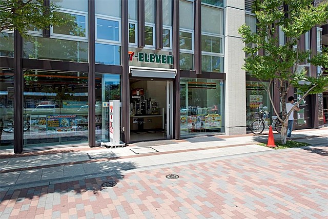 コンビニ　セブンイレブン月島駅前店（コンビニ）まで119m
