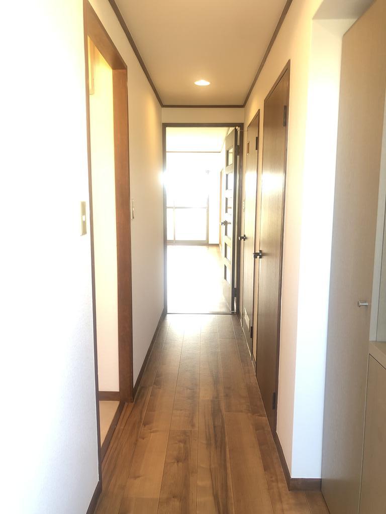 カラジュームマンションの玄関写真
