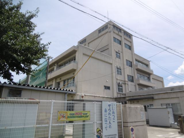 小学校　伊勢市立中島小学校（小学校）まで629m
