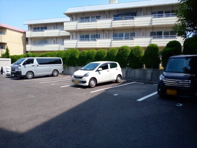 【レオパレス宝Ａの駐車場】