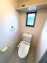 トイレ　トイレは快適な温水洗浄便座付き