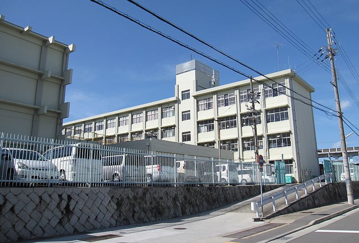 小学校　枝吉小学校（小学校）まで550m