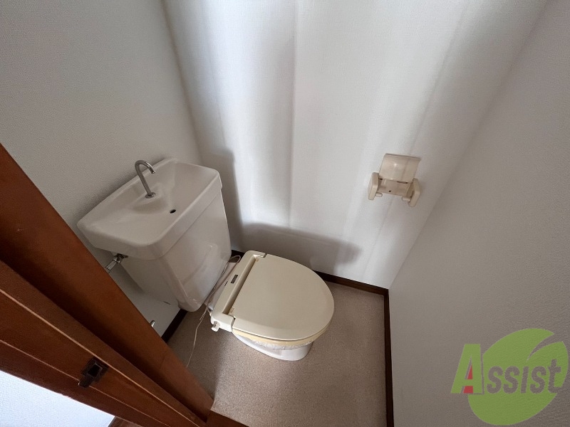 トイレ　トイレは清潔感があり安心して使用できそうです。
