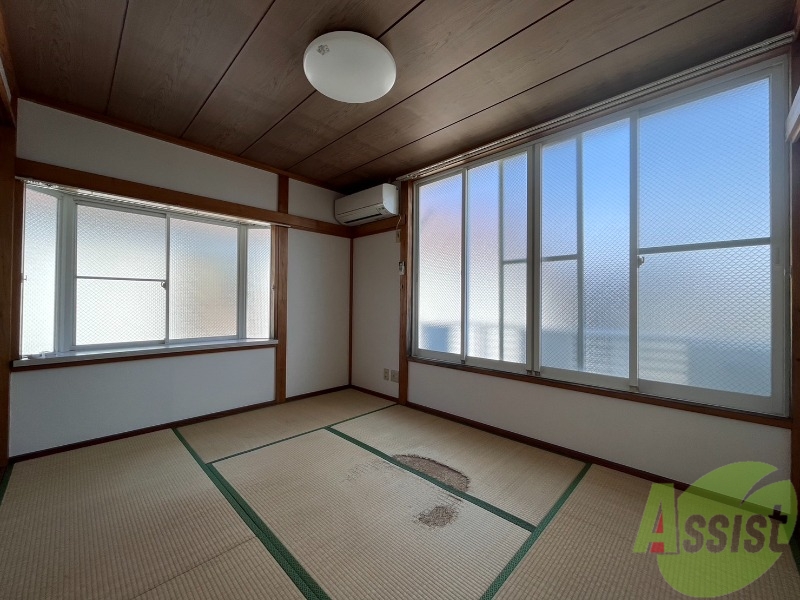 その他部屋・スペース　６畳の和室です。畳のいい匂いがして気持ちがいいですね。