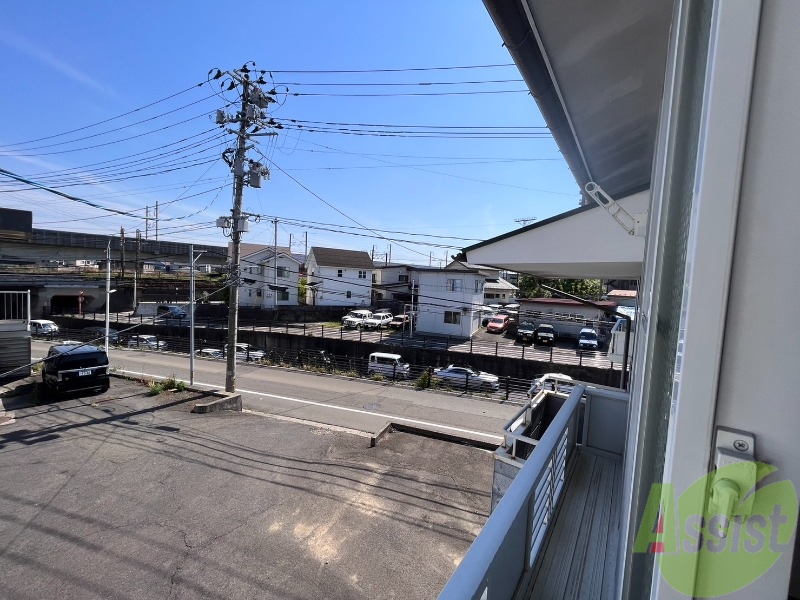 バルコニー　バルコニーはありませんが洗濯物を干すスペースはございます。