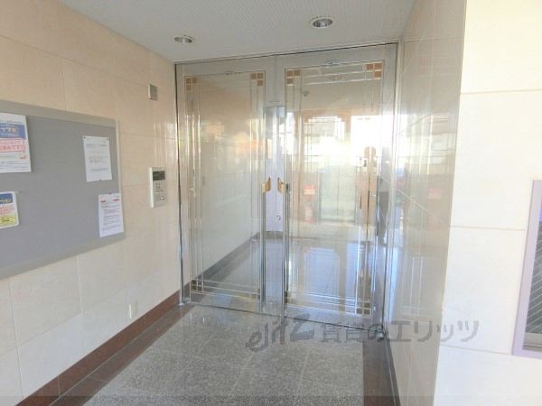 玄関　エントランス