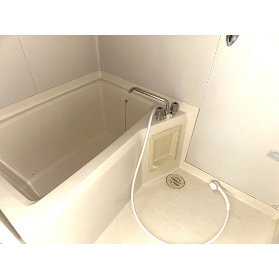 バス・シャワールーム　バスルームです。