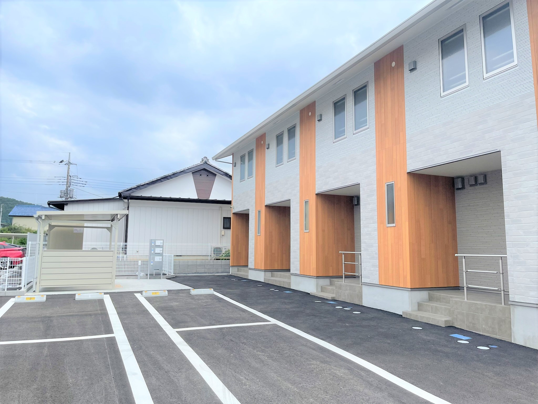 駐車場　縦列５５００円