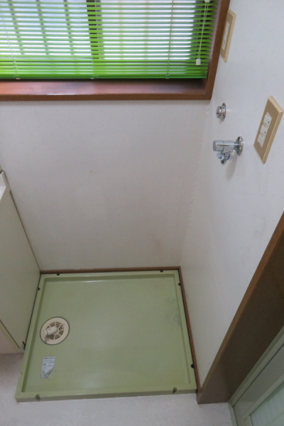 洗面設備　洗濯機パン付き