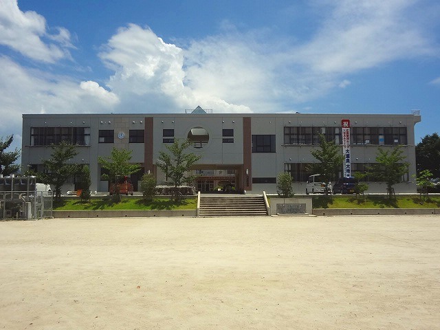 中学校　大村市立桜が原中学校（中学校）まで708m