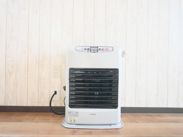 その他　灯油ストーブ採用です♪