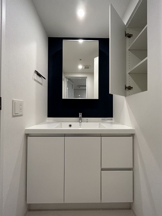 洗面設備　※写真は類似間取り別部屋。色味等異なる場合があります。