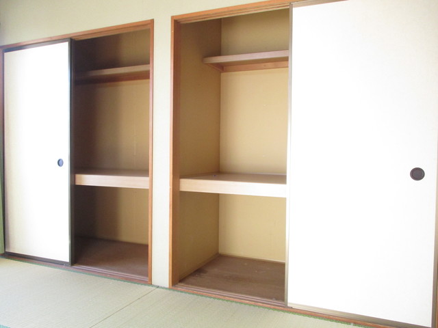 収納　押入