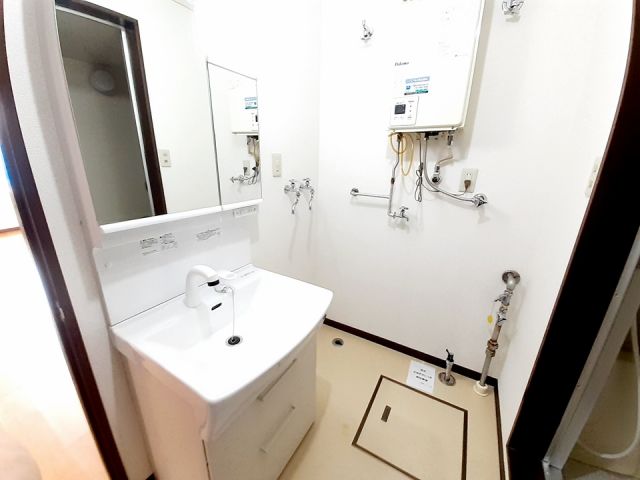 【札幌市北区新琴似十二条のアパートの洗面設備】