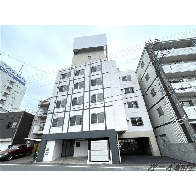 エントランス　建物外観