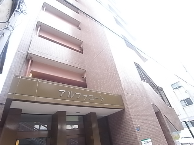 【神戸市東灘区魚崎南町のマンションのエントランス】