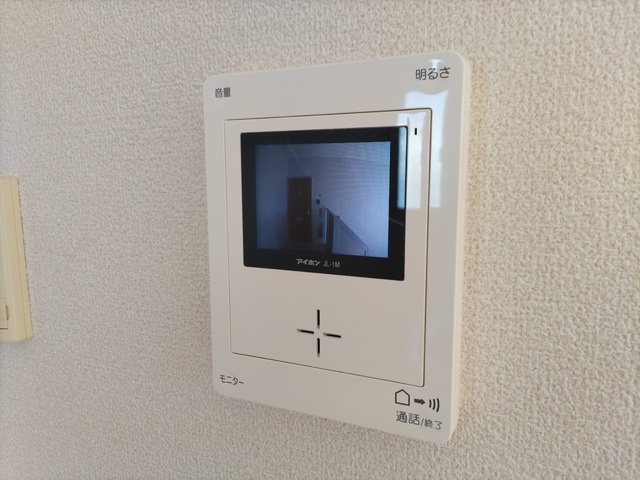セキュリティ　★★モニター付きインターホンで室内にいながら来客対応が出来ま