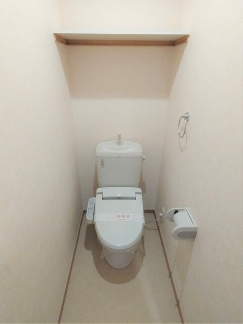 トイレ　★★トイレは嬉しい洗浄機能付き便座です♪★★