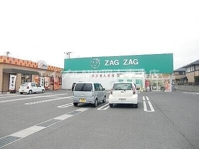 【岡山市北区矢坂本町のアパートのドラックストア】