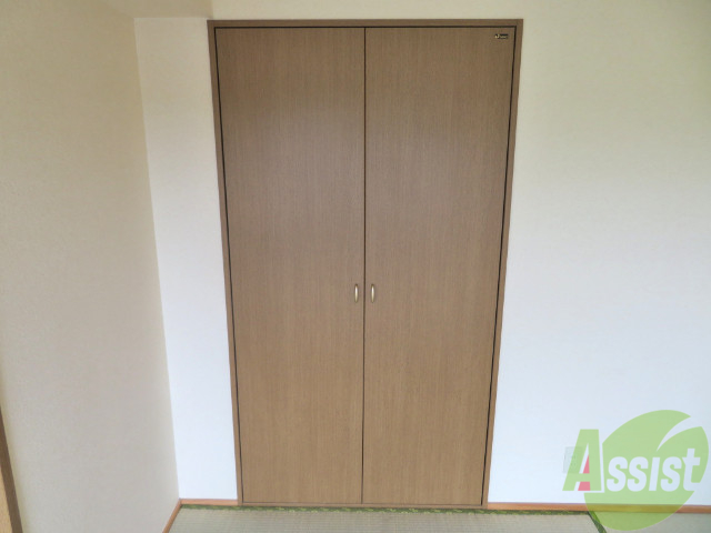 収納　収納はこちらのクローゼットになりますねー。