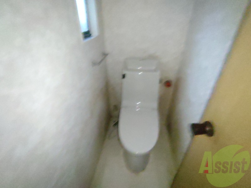 トイレ　トイレは綺麗でウォッシュレットも付いて快適にお使い頂けます。