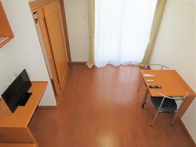 居室・リビング　ベッド上からのアングルです