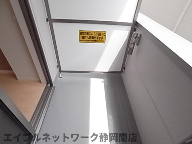 バルコニー　落ち着いた時間を過ごせるバルコニーです