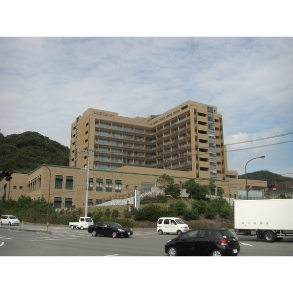 病院　高知県・高知市病院企業団立高知医（病院）まで2016m