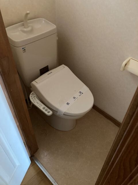 トイレ　温水洗浄便座