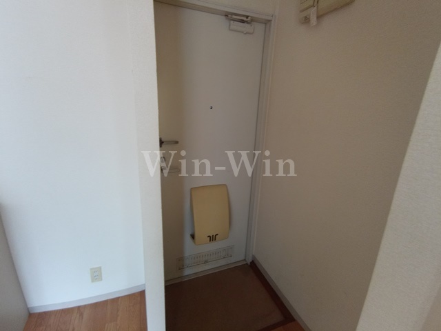 玄関　イメージ（同建物内別部屋の写真です）