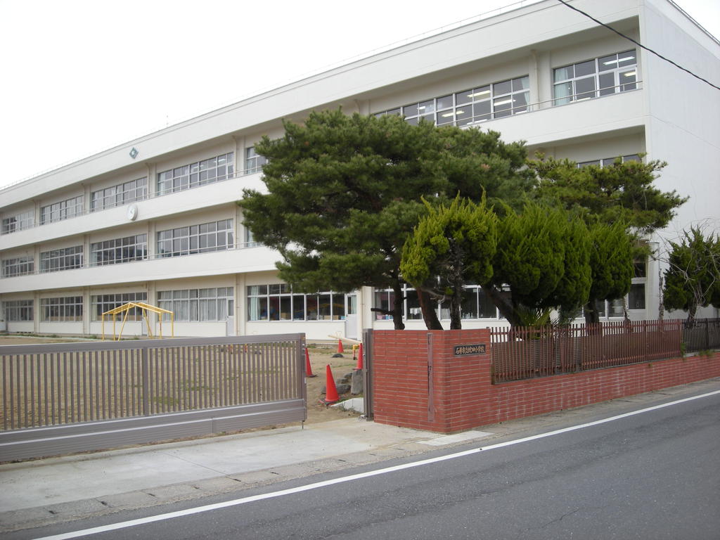 小学校　石巻市立蛇田小学校（小学校）まで1137m