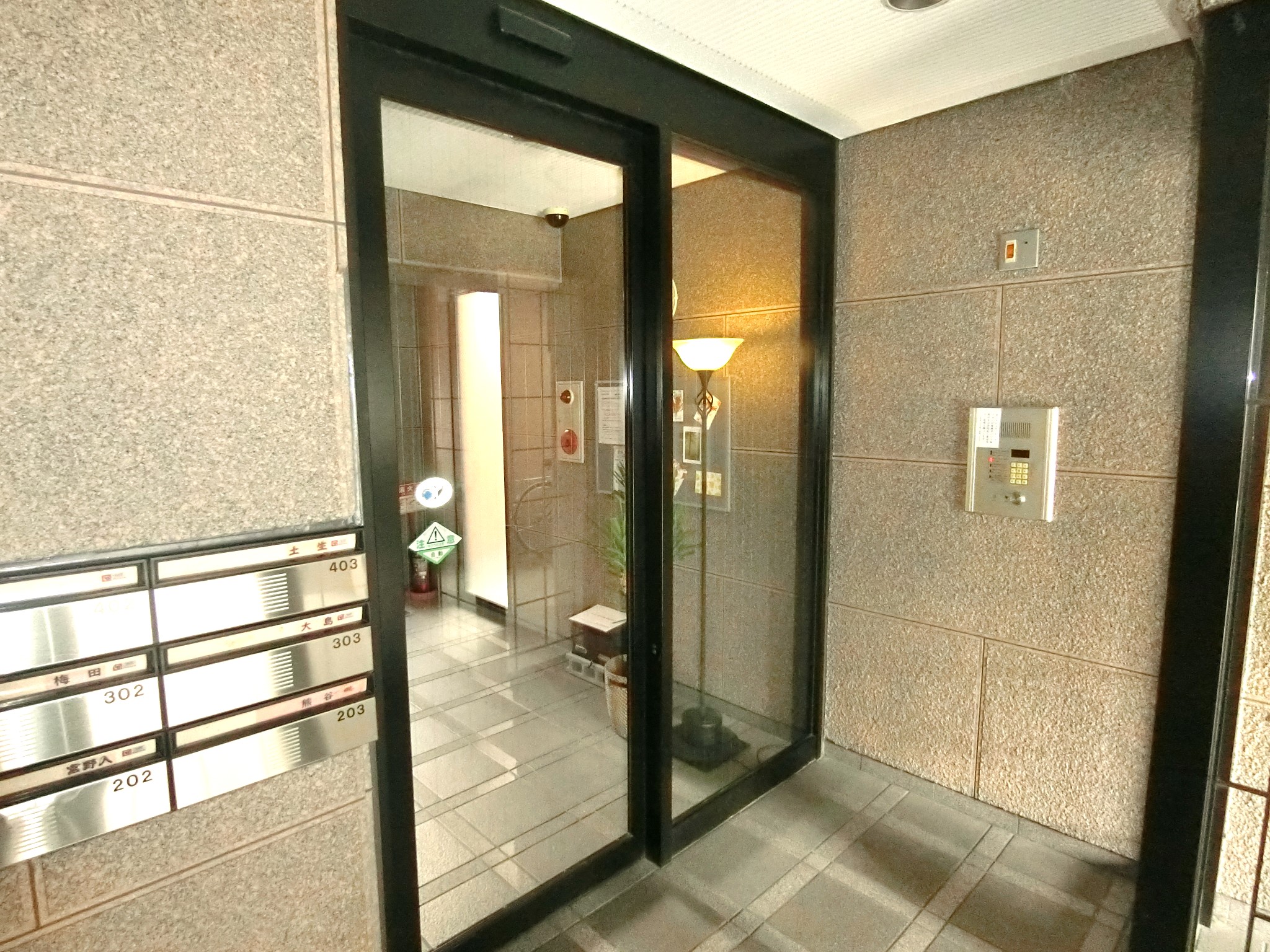 セキュリティ　安心のＴＶモニター付オートロックえお完備です☆