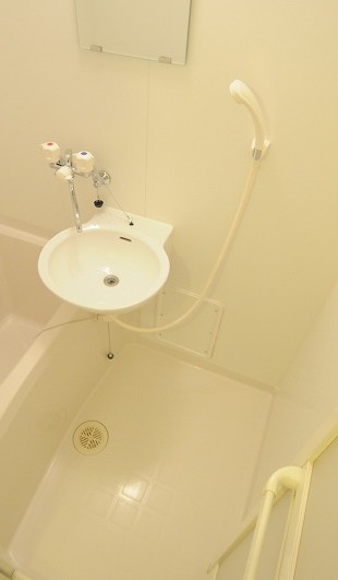 洗面設備　同物件別号室のものです。