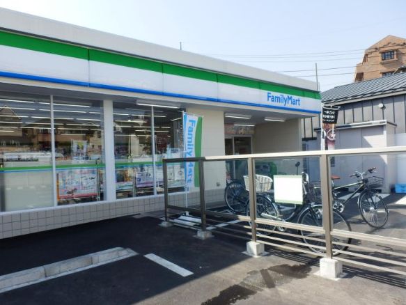 コンビニ　ファミリーマート大田上池台三丁目店（コンビニ）まで312m