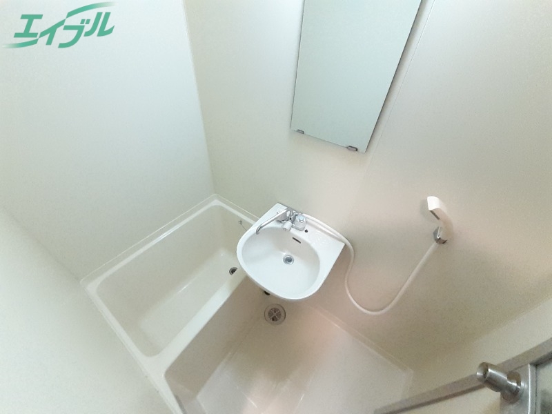 バス・シャワールーム　同物件別部屋です