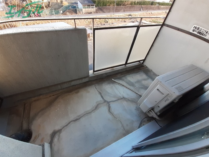 バルコニー　同物件別部屋です