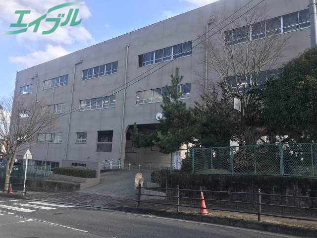 小学校　名張市立名張小学校（小学校）まで1400m