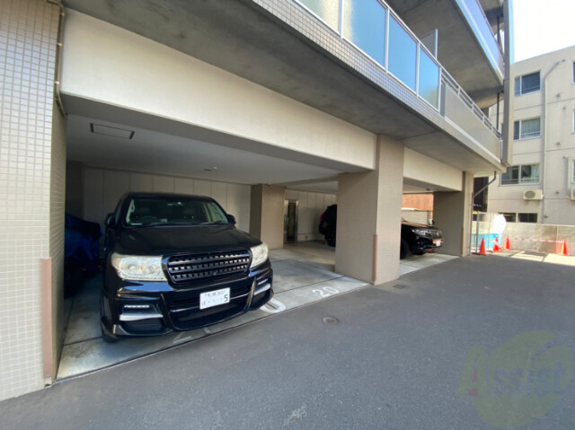 【グランドタワー札幌の駐車場】