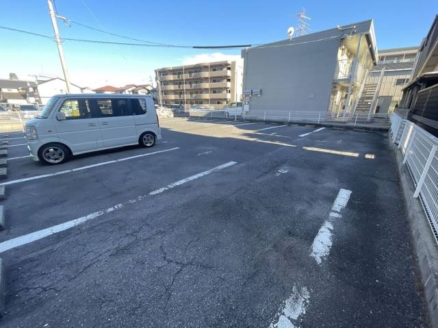 駐車場　駐車場