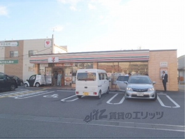 【湖南市平松北のアパートのコンビニ】