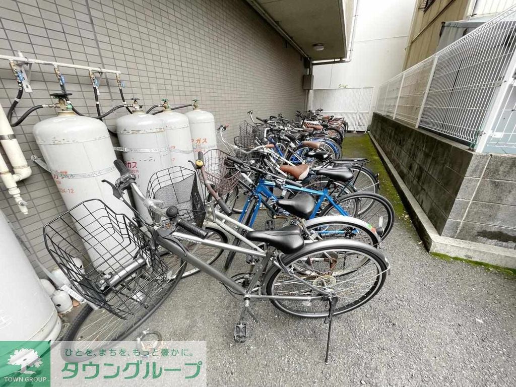 【シャトール田口金沢八景の駐車場】