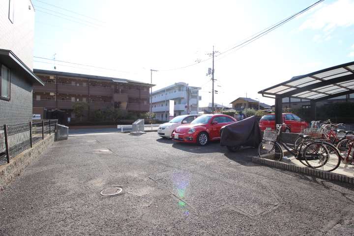 駐車場　駐車場