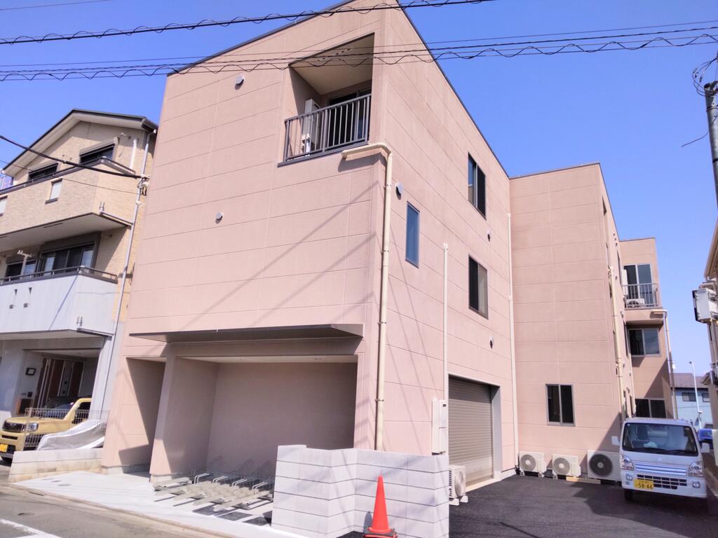 建物外観　間取り図・写真は現況優先となります