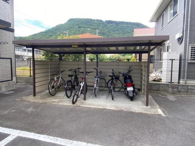 シャインポート屋島 E・F棟の外観写真