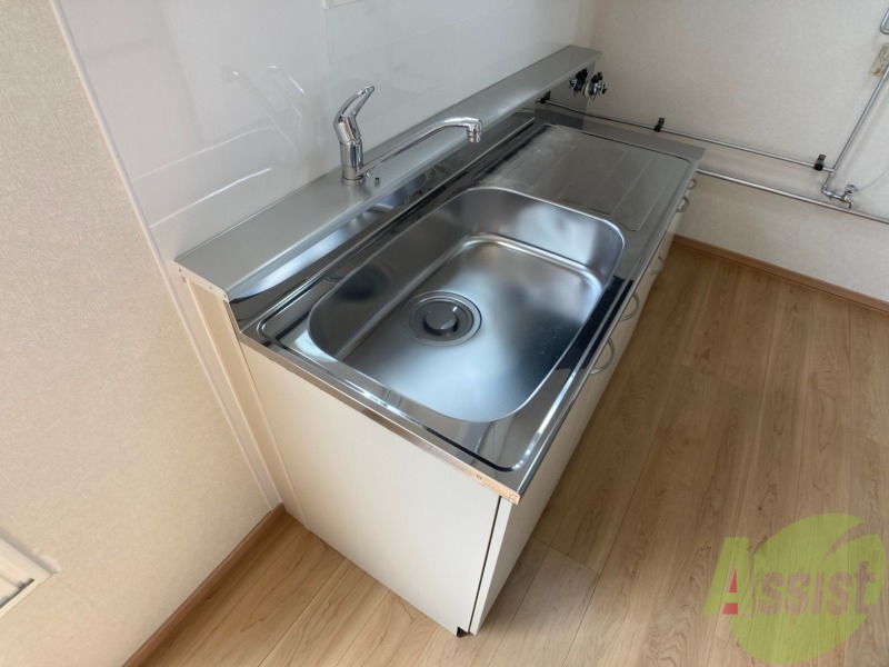 キッチン　キッチンです。ご自身でコンロを設置していただけます。