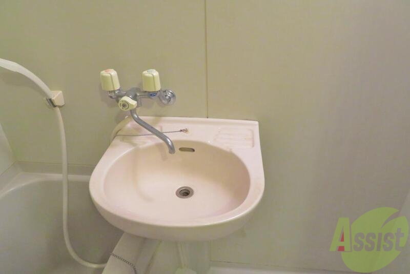 洗面設備　洗面台がついて、便利ですね。